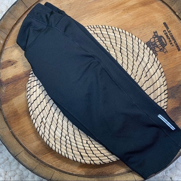 Brooks | Capri Equilibrium Compression Leggings XS - Picture 8 of 8